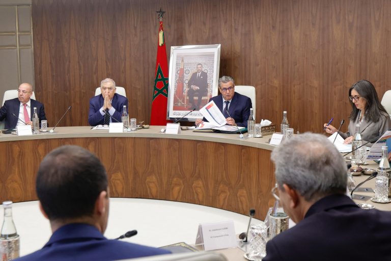 أخنوش: هناك وفرة في مخزون المحروقات والطاقات ولا إشكال في التموين