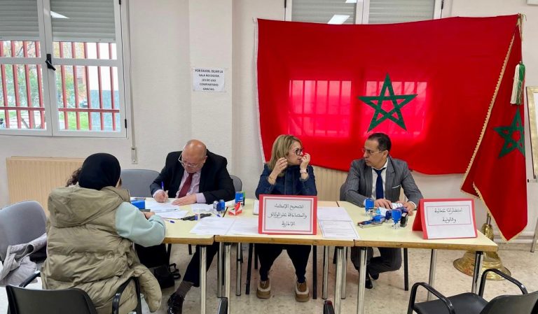 قنصلية متنقلة لكوينكا تُقرّب الخدمات الإدارية من الجالية المغربية وسط إسبانيا
