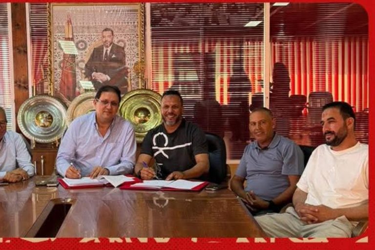 الوداد يتعاقد مع بنشريفة لقيادة الفريق خلفا للفرنسي كارتيرون