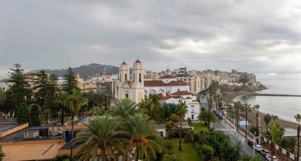 سبتة المحتلة تُسوّق نفسها كـ”بوابة للمغرب” لجذب السياح الإسبان
