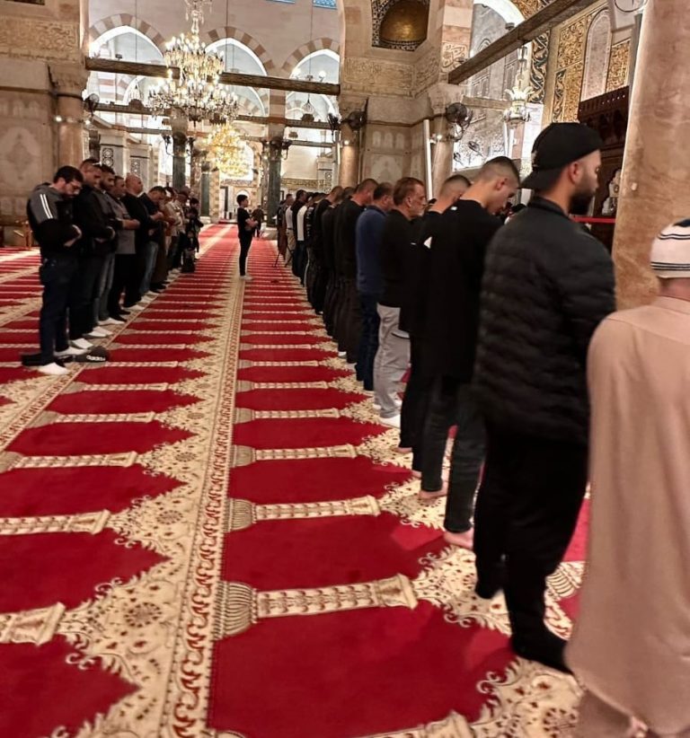 أكادير: شاب حديث الإسلام يفقد محفظته داخل المسجد ويكتشف وجها آخر للواقع