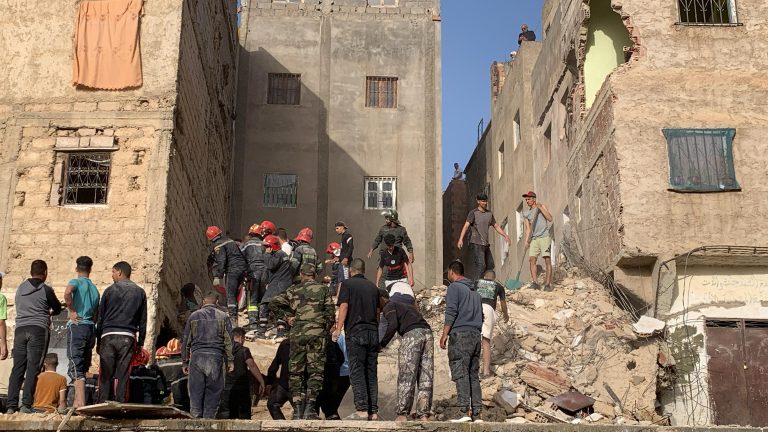 انهيار عمارة بفاس.. ارتفاع حصيلة الضحايا إلى 7 وفيات
