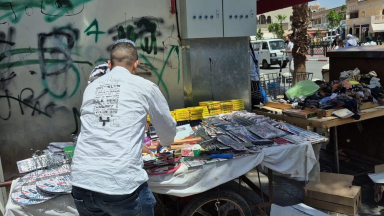 وجدة .. وفرة في أدوات العيد وارتفاع أسعار الأضاحي يرخي بظلاله على الإقبال