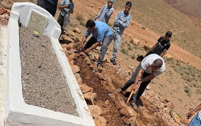 بعد أزيد من 24 ساعة.. إنهاء أزمة دفن جثمان سيدة بعد وساطة السلطات بالراشيدية