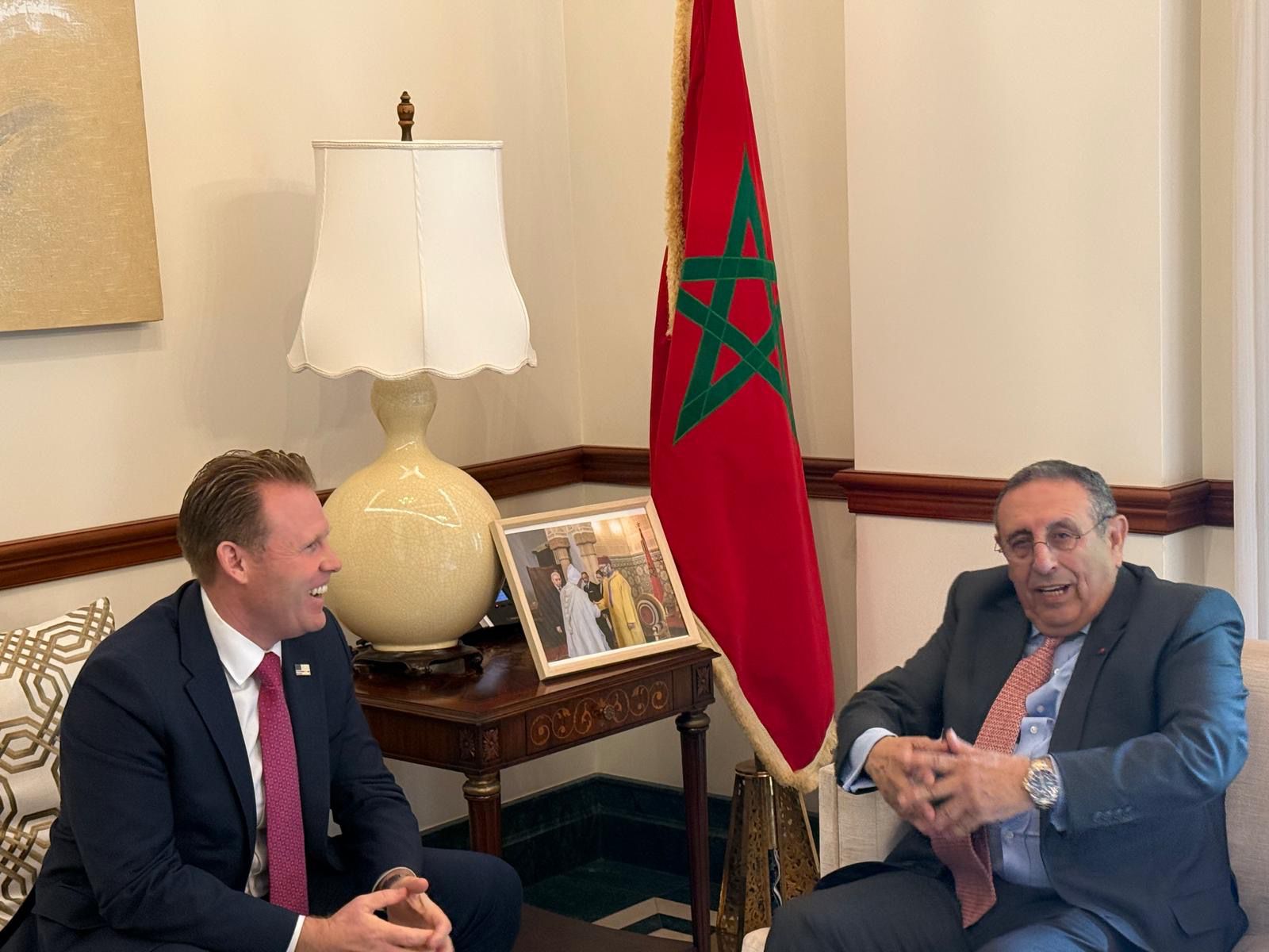 العمراني يتباحث مع مدير مجموعة عمل البيت الأبيض الخاصة بكأس العالم