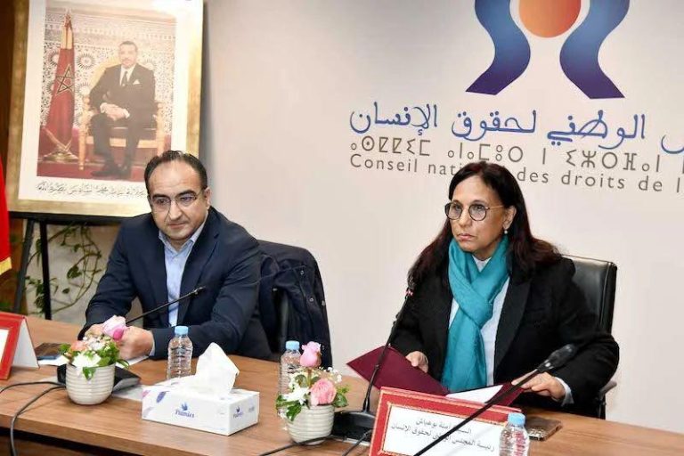 مجلس حقوق الإنسان يناقش بمعرض الكتاب الهجرة النسائية في أفريقيا