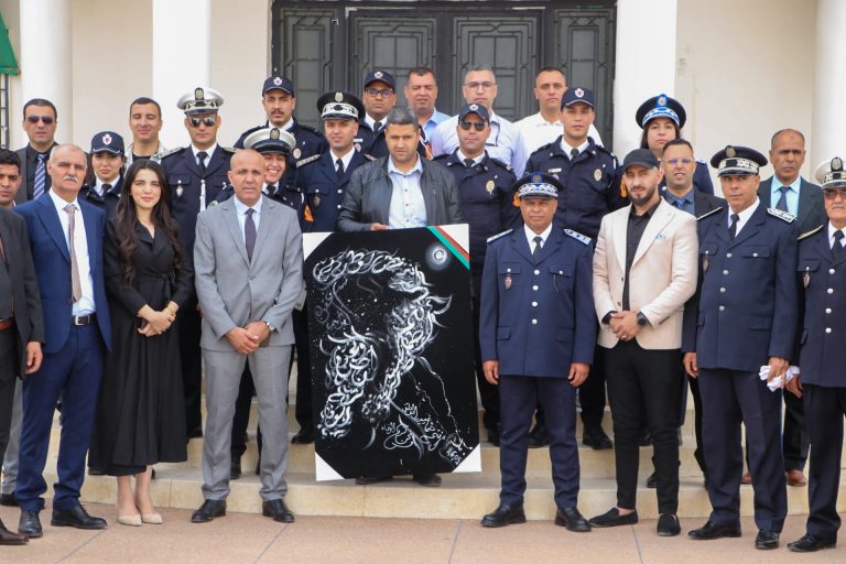 ذكرى تأسيس الأمن.. الفنان عبد القادر بلبشير يبدع لوحة "الوفاء والاعتراف" بتاوريرت