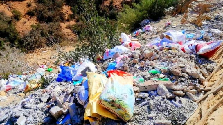 أكادير إداوتنان.. غابة أغروض تحت وطأة النفايات العشوائية