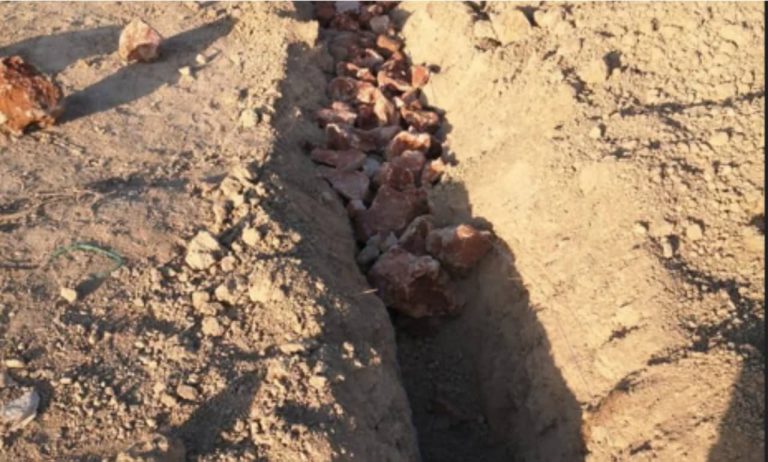تازة.. لجنة تقنية تُسقط “غش الأشغال” بملعب القرب في آيت سغروشن