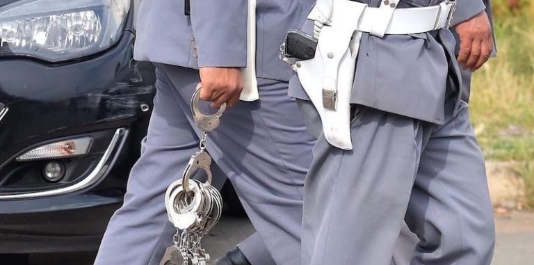 تطوان.. توقيف بارون مخدرات خطير بعد مقاومة ومحاولة رشوة دورية للدرك