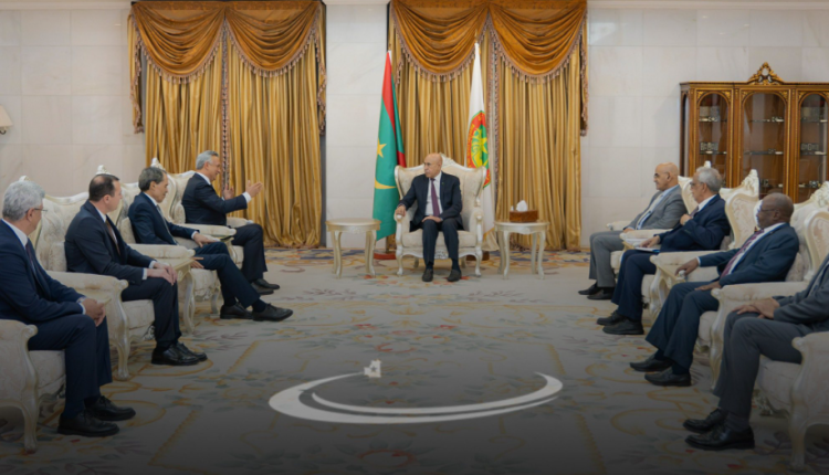 الرئيس الموريتاني يستقبل الوزير المكلف بالاستثمار كريم زيدان