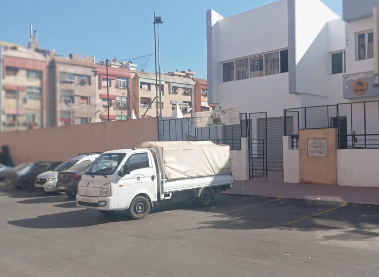 خيمة مقاطعة الحي الحسني تستغل في نشاط جمعوي بالنواصر و الساكنة تبحث عن خيمة للعزاء
