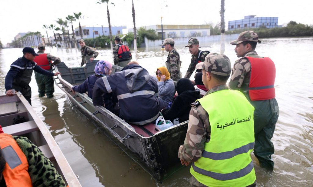 الملك يشيد بتدخلات عناصر الجيش في الفيضانات الأخيرة