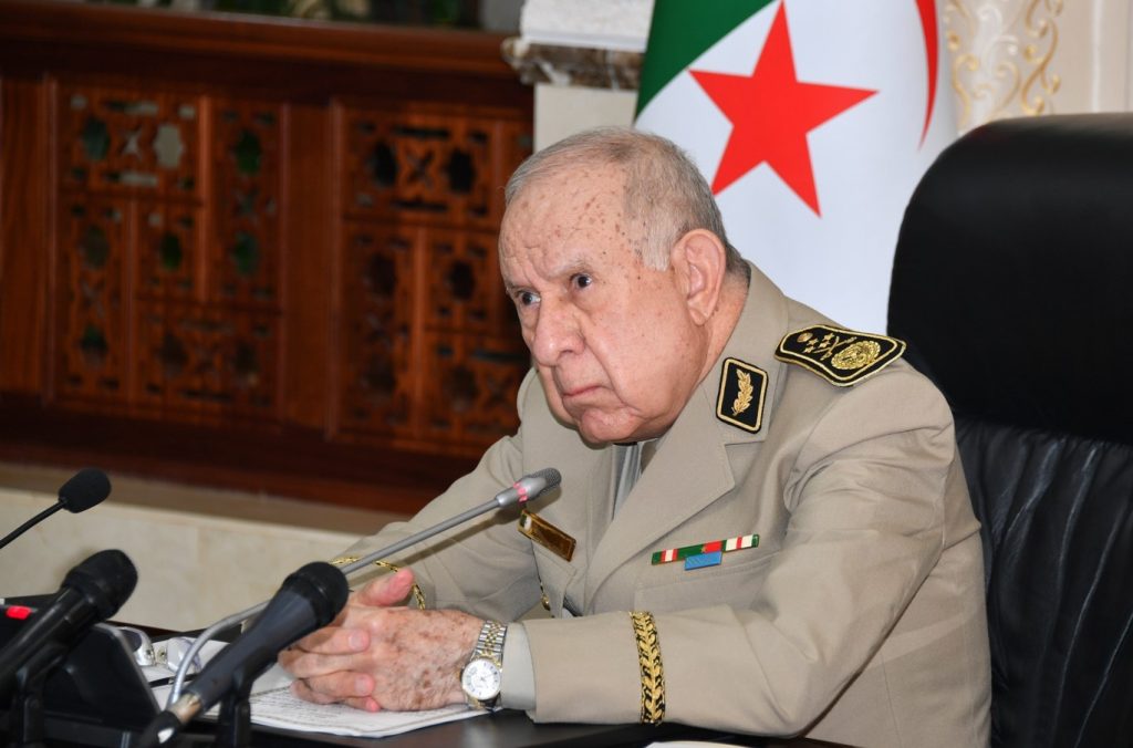 في منشور حذفته سريعاً.. وزارة الدفاع الجزائرية تصف منتقديها بـ"الكلاب"
