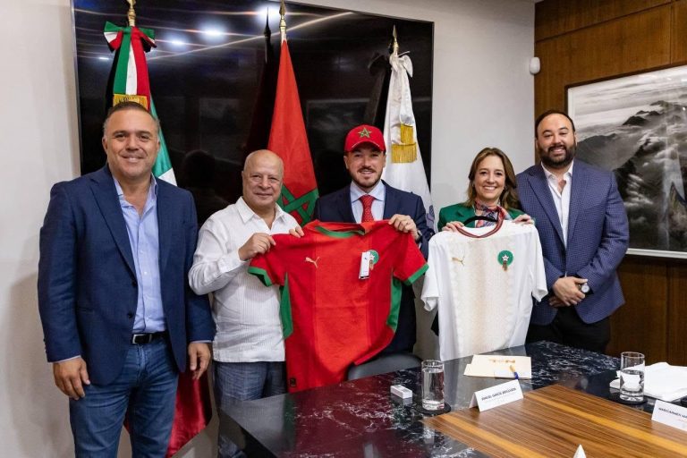لقاء مغربي-مكسيكي يناقش أجواء مونديال 2026 واستعدادات مونديال 2030