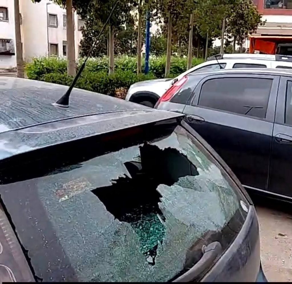 بوسكورة.. عصابة ملثمة تزرع الرعب بساكنة حي الأندلس وتخرب أزيد من 120 سيارة