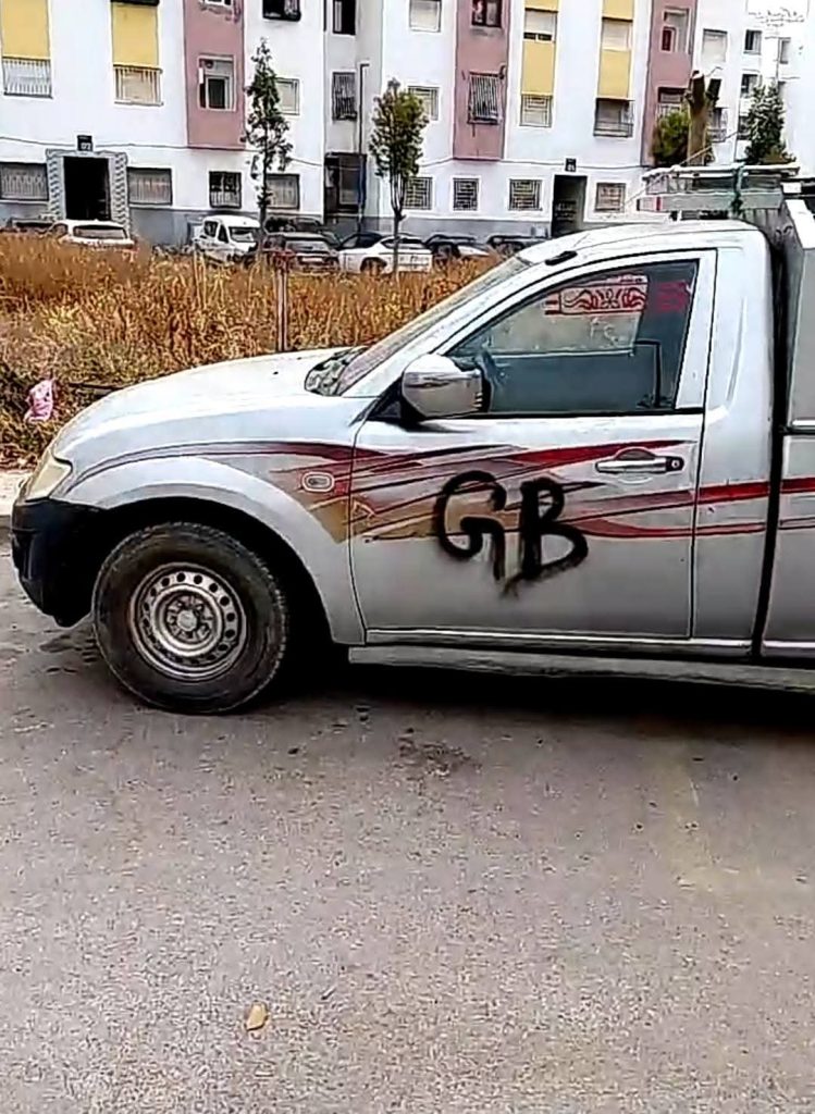 بوسكورة.. عصابة ملثمة تزرع الرعب بساكنة حي الأندلس وتخرب أزيد من 120 سيارة