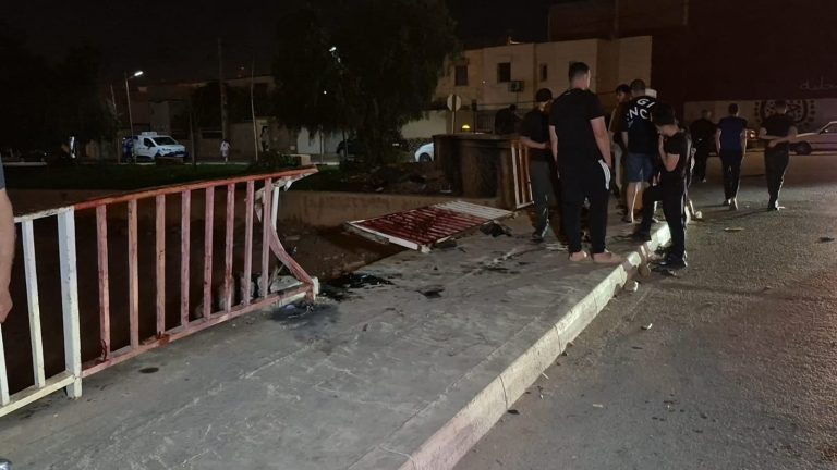 وجدة.. سيارة مجنونة تدهس راجلين بقنطرة بنخيران - فيديو