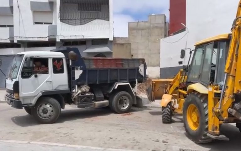 سلا.. انطلاق أشغال بناء بقعة أرضية بعد اعتراض جيرانها لسنوات