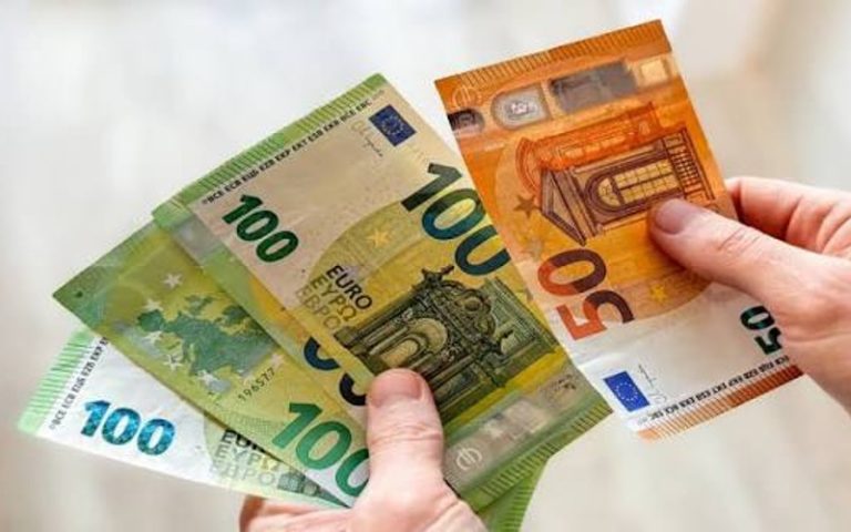 أضاحي الوهم.. كيف تبخرت أموال مغاربة أوروبا في منصات التواصل الاجتماعي؟