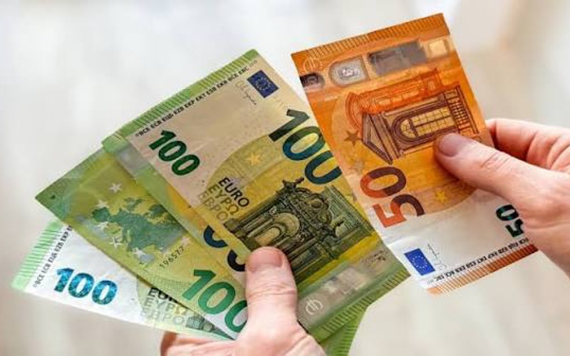 أضاحي الوهم.. كيف تبخرت أموال مغاربة أوروبا في منصات التواصل الاجتماعي؟