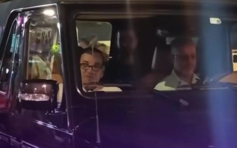 الملك يجوب شوارع طنجة وسط تفاعل شعبي واسع