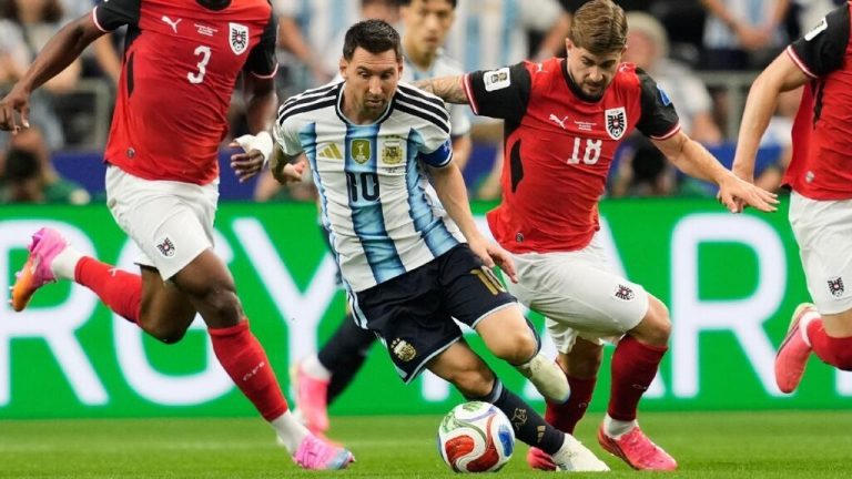 بثنائية ميسي.. الأرجنتين تحجز بطاقة العبور إلى الدور المقبل بفوز صعب على النمسا