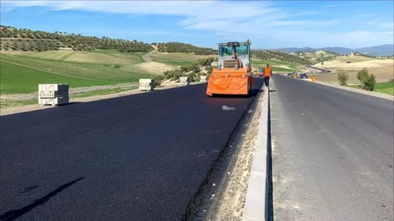 الطريق الرابطة بين تاونات وفاس.. مشروع تنموي أكبر من الحسابات السياسية