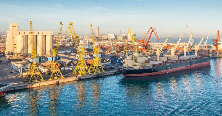 خطوة تنظيمية لفك اختناق ميناء الدار البيضاء
