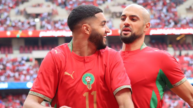 بسبب فارق التوقيت.. مقترح لتأخير الالتحاق بالإدارات بعد مباريات الأسود