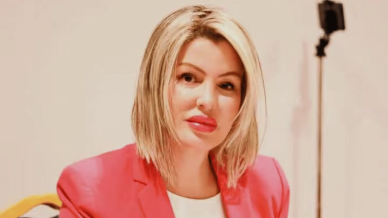 حبس المحامية الجزائرية التي هاجمت البوليساريو عقب طردها من مخيمات تندوف