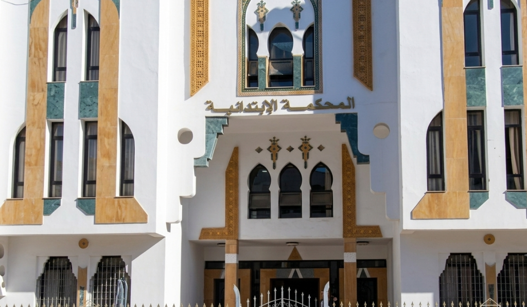 عدول الحسيمة يحتجون على "اختلالات" بمكتب التوثيق بالمحكمة الابتدائية