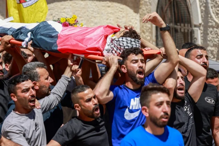 وفاة لاعب كرة قدم فلسطيني شاب برصاص مستوطنين إسرائيليين