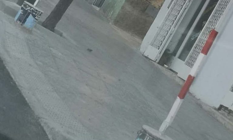 تمت تهيئته بملايين الدراهم.. تخريب رصيف شارع علال الفاسي بتازة يثير الاستياء