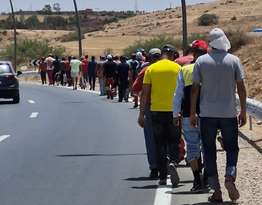 صيف ساخن بالسعيدية.. عمال النظافة يحتجون والجماعة تعوض الخصاص بـ"عمال موسميين"