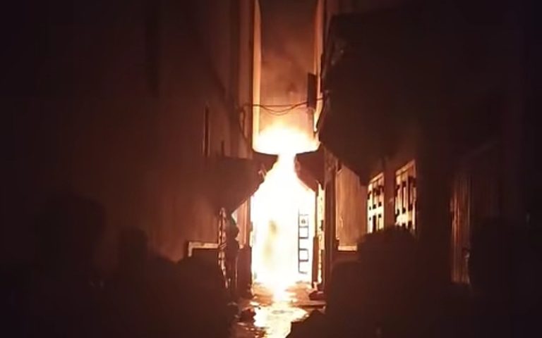 سلا.. حريق مهول يلتهم منزلاً ويمتد إلى 7 دكاكين بالمدينة العتيقة