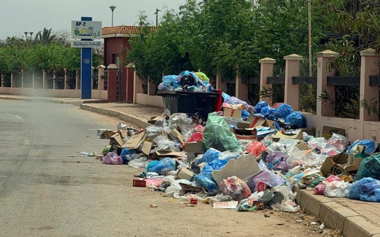 السعيدية .. هل تستخدم الجماعة "أزمة النظافة" ورقة ضغط لحسم صفقة الـ22 مليون درهم؟