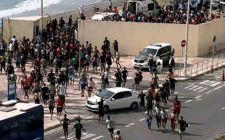 سبتة المحتلة تشهد يوما استثنائيا.. دخول 3 آلاف مهاجرا سريا في الساعة