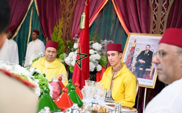 أخنوش يقيم مأدبة غذاء بحضور ولي العهد الأمير مولاي الحسن والأمير مولاي رشيد
