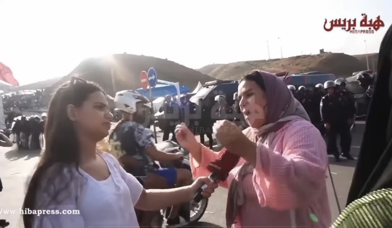 أم عائدة من سبتة المحتلة: "داكشي لي شفت تما كيألم.. وندمت حتى غامرت ومشيت"