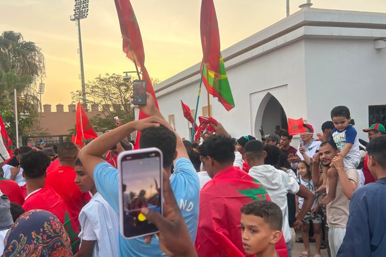 مغاربة وموريتانيون يحتفلون بنواكشوط بتأهل الأسود إلى ربع نهائي المونديال