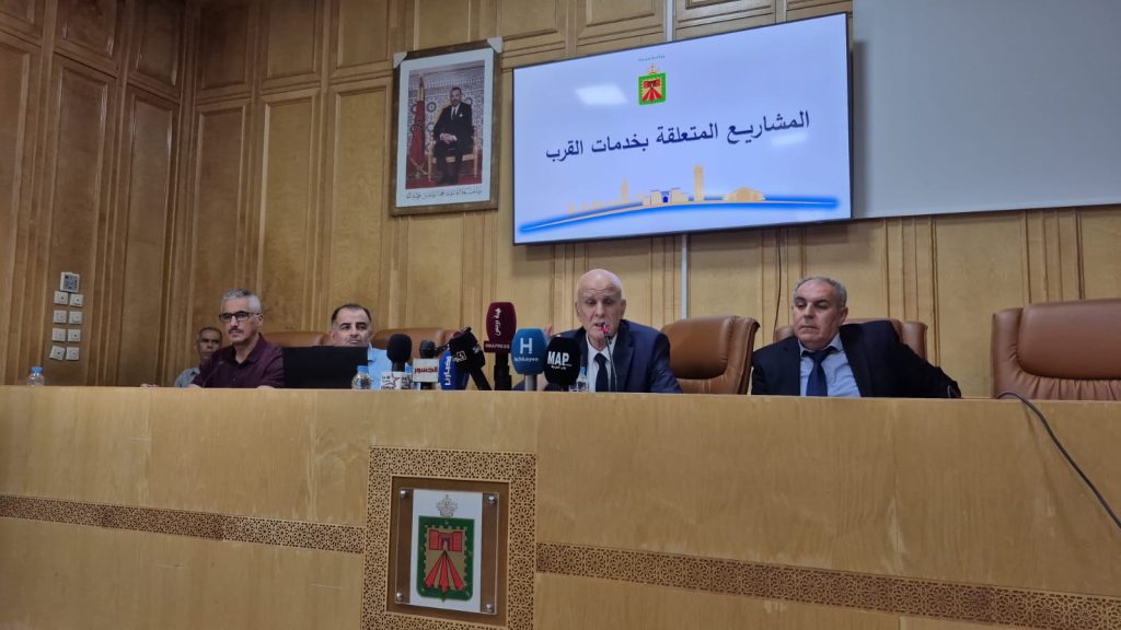 جماعة وجدة تكشف عن "خطة طوارئ" لإنقاذ النقل الحضري عبر إطلاق أسطول انتقالي