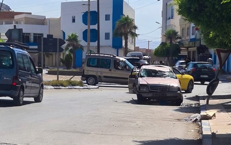 الدريوش.. حادثة سير مميتة بمدخل ميضار تنهي حياة شاب وتُدخل طفلاً العناية المركزة
