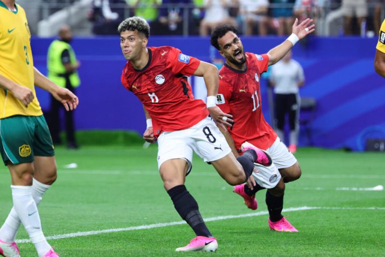 مصر تتجاوز أستراليا وتبلغ ثمن نهائي المونديال لأول مرة في تاريخها