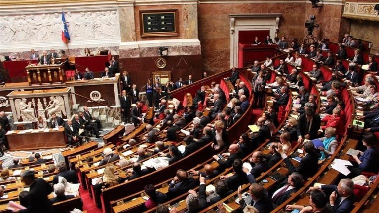 رسميا.. البرلمان الفرنسي يقر نهائيا حق "المساعدة على الموت"