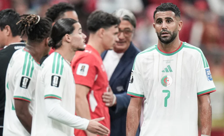 بعد فشل الجزائر أمام سويسرا.. محرز يعلن اعتزال اللعب دوليا