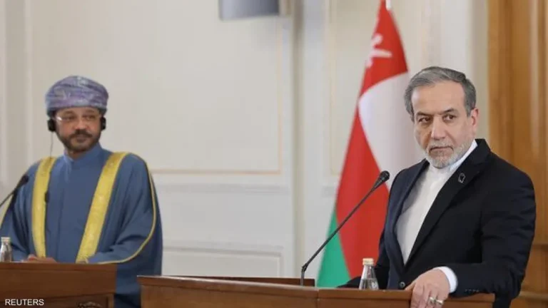 عُمان وإيران تبحثان ممرا ملاحيا مؤقتا عبر هرمز