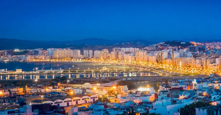 جدل في طنجة بعد تشديد الرقابة على إغلاق المطاعم والمقاهي بسبب الضوضاء