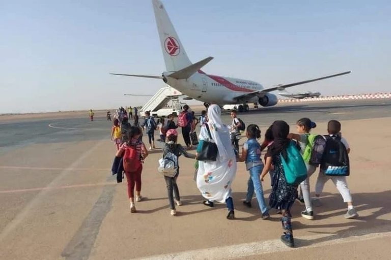 فضيحة تأشيرات “أطفال السلام” تفجر غضبا داخل مخيمات تندوف