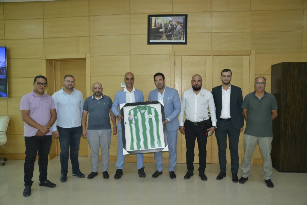 بوعرورو يستقبل الرئيس الجديد للمولودية الوجدية لبحث وضعية وإكراهات الفريق